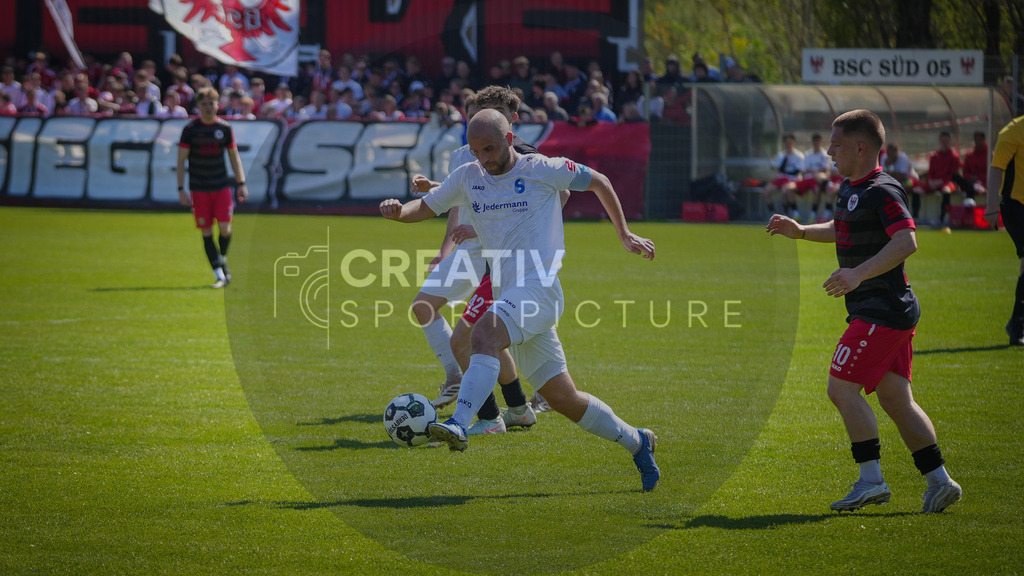 Fußball, Herren, Saison 2025/2026, Brandenburgliga, 23. Spieltag, Brandenburger SC Süd 05 vs. BSG Stahl Brandenburg, Samstag 25.04.2026, Werner-Seelenbinder-Sportplatz Brandenburg an der Havel | Fußball, Herren, Saison 2025/2026, Brandenburgliga, 23. Spieltag, Brandenburger SC Süd 05 vs. BSG Stahl Brandenburg, Samstag 25.04.2026, Werner-Seelenbinder-Sportplatz Brandenburg an der Havel, Im Bild: Adrian Jaskola (Stahl) - Realisiert mit Pictrs.com