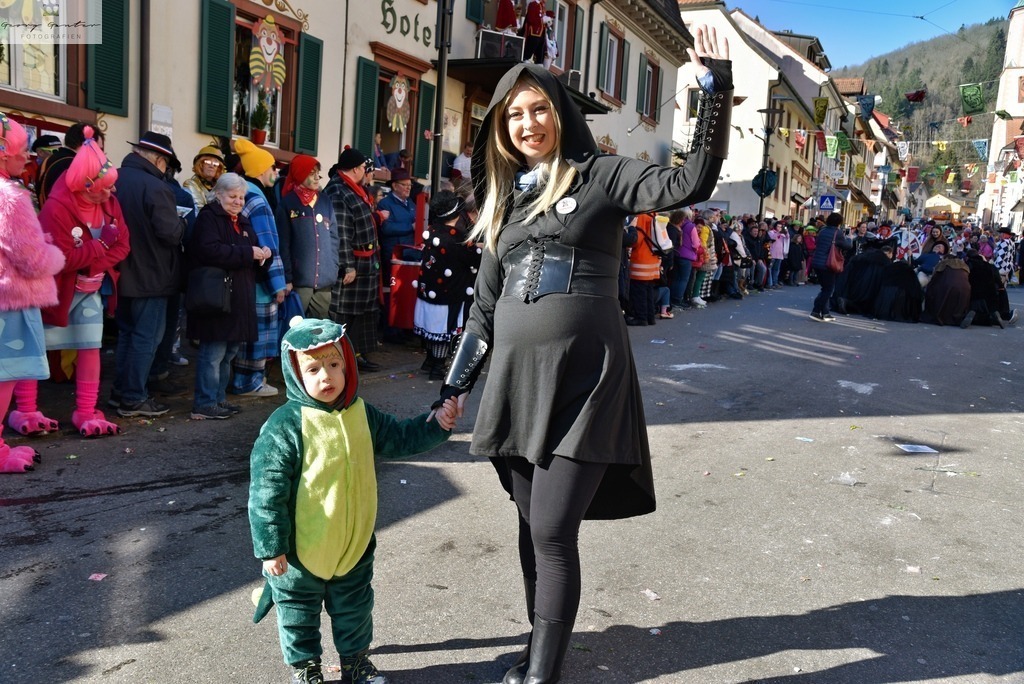 FaMoUmzug-087-RA | Fotoblog Schwarzwald, Foto Blog Wiesental, Pfaffenberg, Winterzauber, Zeller Bergland, Zell im Wiesental, Fotoblog Wiesental, Landschaftsfotos, Bilder Wiesental, Natur, Naturbilder, Fastnacht, Zeller Fastnacht, Zeller Fasnacht, Zeller Bergland, Belchen, - Realisiert mit Pictrs.com