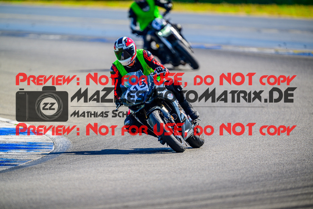 MaZZes_Fotomatrix_20250817_6007705_3587 | RL