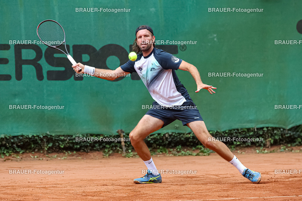 HTC Blau-Weiß Krefeld - LTTC Rot-Weiß Berlin  | Krefeld, Deutschland 21.07.2023, Gero Kretschmer (HTC Blau-Weiß Krefeld) gegen Nino Ehrenschneider (LTTC Rot-Weiss Berlin) ,

bei der 2. Tennis Bundesliga Nord Begegnung zwischen HTC Blau-Weiß Krefeld und LTTC Rot-Weiß Berlin am 21.07.2023 in Krefeld.

(Foto: BRAUER-Fotoagentur)
 
