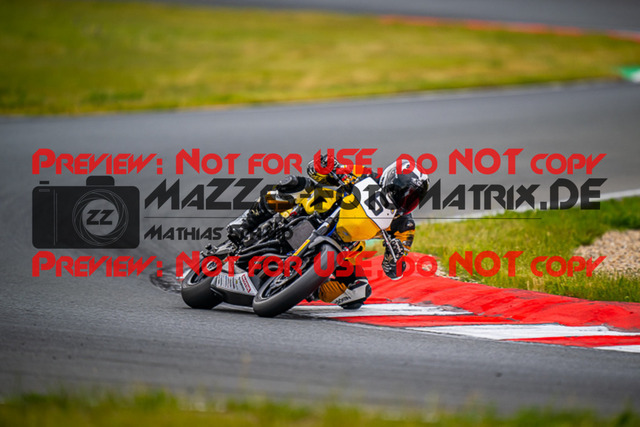 MaZZes_FotoMatrix_220520_6629 | Fotograf Mathias Schmid
Sportfotograf,
Eventfotograf,
Hochzeitsfotograf,
Portraitfotograf