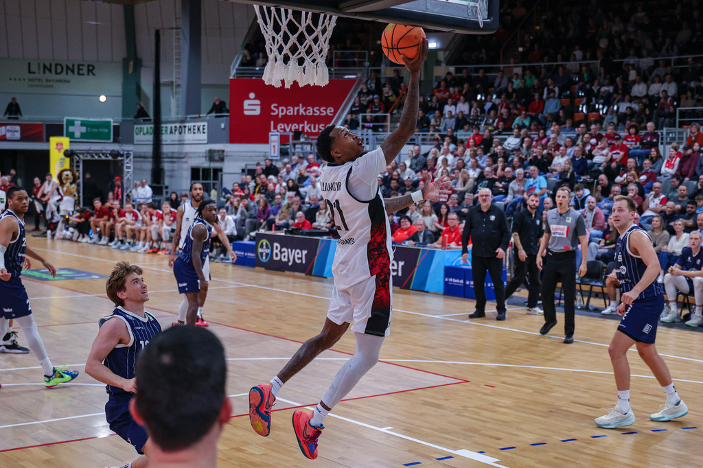 BAYER GIANTS vs VfL Sparkassenstars Bochum-52 | Fotos von Basketballspielen aus dem Raum NRW fotografiert von Gero Mueller-Laschet und Daniel Schaefer - Realisiert mit Pictrs.com