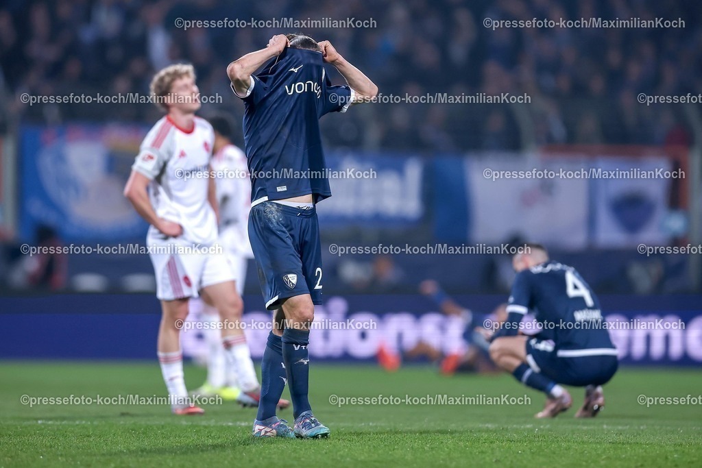 BOC20022601096 | 20.02.2026, Fußball, VfL Bochum - 1. FC Nürnberg, 2. Fußball Bundesliga, 23. Spieltag, Vonovia Ruhrstadion, Saison 2025 2026: Gemischte Gefühle bei den Spielern nach dem 1:1 Unentschieden. Noah Loosli&nbsp;(VfL Bochum #20) enttäuscht Enttäuschung   DFB regulations prohibit any use of photographs as image sequences and or quasi-video.