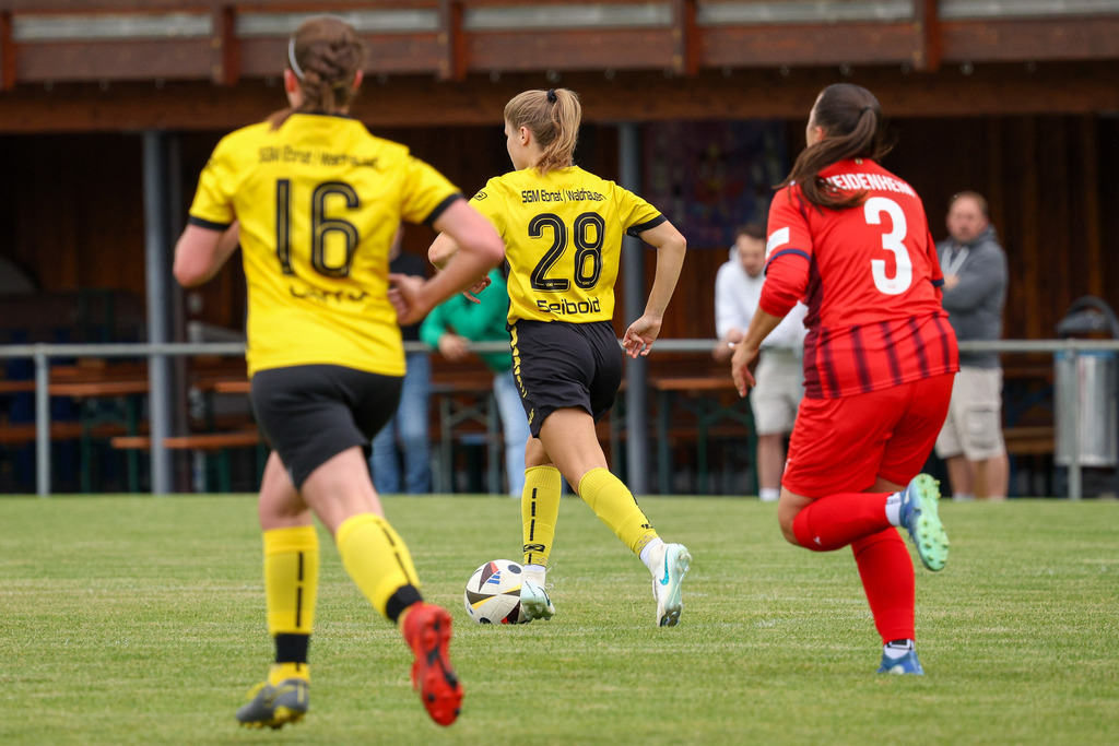Fußball I FRAUEN I Saison 2025-2026 I Freundschaftsspiel I SGM Ebnat-Waldhausen - 1FC Heidenheim 1846 2 I_250823_2535 | Fotopresso – Sportfotografie in Heidenheim & Umgebung. Professionelle Sportfotografie für unvergessliche Momente. Dynamische Action-Shots, emotionale Szenen & hochwertige Bilder. - Realisiert mit Pictrs.com