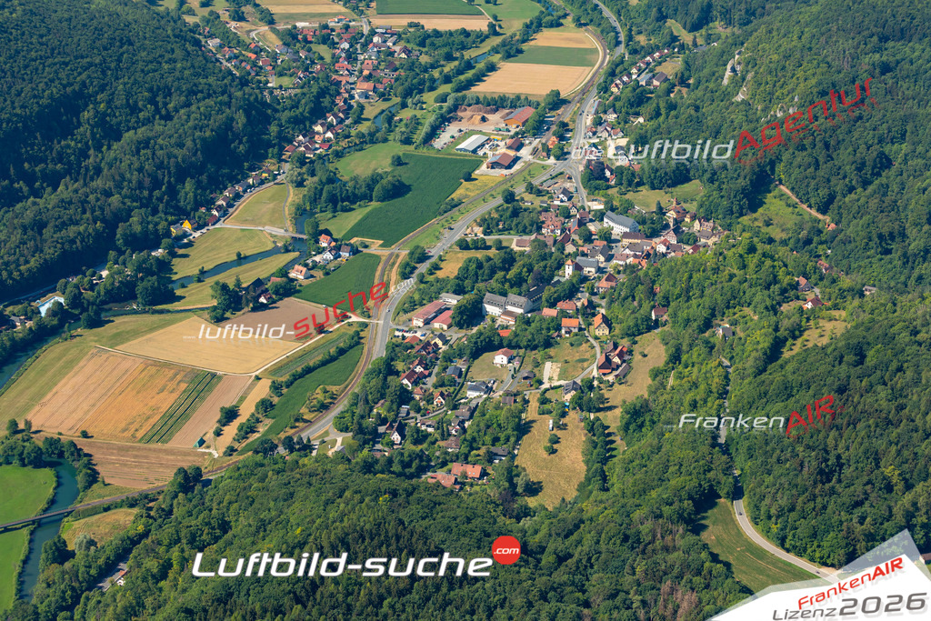 Die Luftaufnahme Streitberg - Wiesenttal wurde 2022 vom Flugzeug aus (keine Drohne) erstellt. Hohe Auflösung -für große Poster und Wandbilder geeignet - Garantiert!