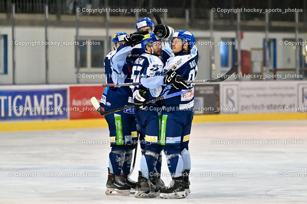 ESC SOCCERZONE STEINDORF vs. 1. EHC ALTHOFEN | Jubel ESC. Steindorf Mannschaft, #57 Wilfan Franz ESC Steindorf, #92 Ratz Patrick ESC Steindorf, ESC SOCCERZONE STEINDORF vs. 1. EHC ALTHOFEN, ESC SOCCERZONE STEINDORF vs. 1. EHC ALTHOFEN am 28.02.2025 in Steindorf (Ossiachersee Halle), Austria, (Photo by Bernd Stefan)