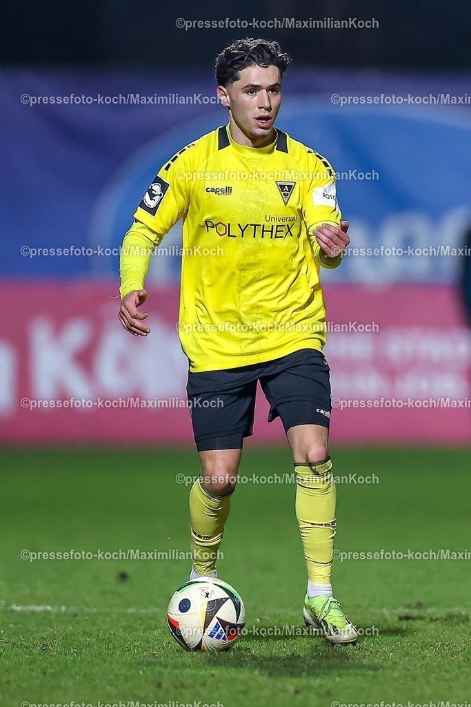 FCVK14022502139 | 14.02.2025, Fußball, FC Viktoria Köln – Alemannia Aachen, 3.Liga, Sportpark Höhenberg, Saison 2024 2025: Soufiane El-Faouzi (Alemannia Aachen #18)DFB regulations prohibit any use of photographs as image sequences and or quasi-video.