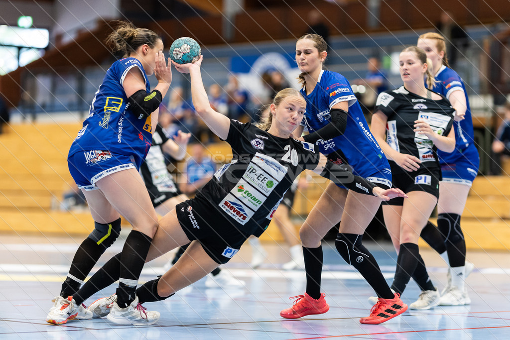 20251011_Picselweb-Fotografie_2R3_0222 | Maria Martyn (41, JSG Fredenbeck/Stade/Harsefeld), Maja Zwanziger (20, Handewitter SV), Inja Motzkus (11, JSG Fredenbeck/Stade/Harsefeld) - Realisiert mit Pictrs.com