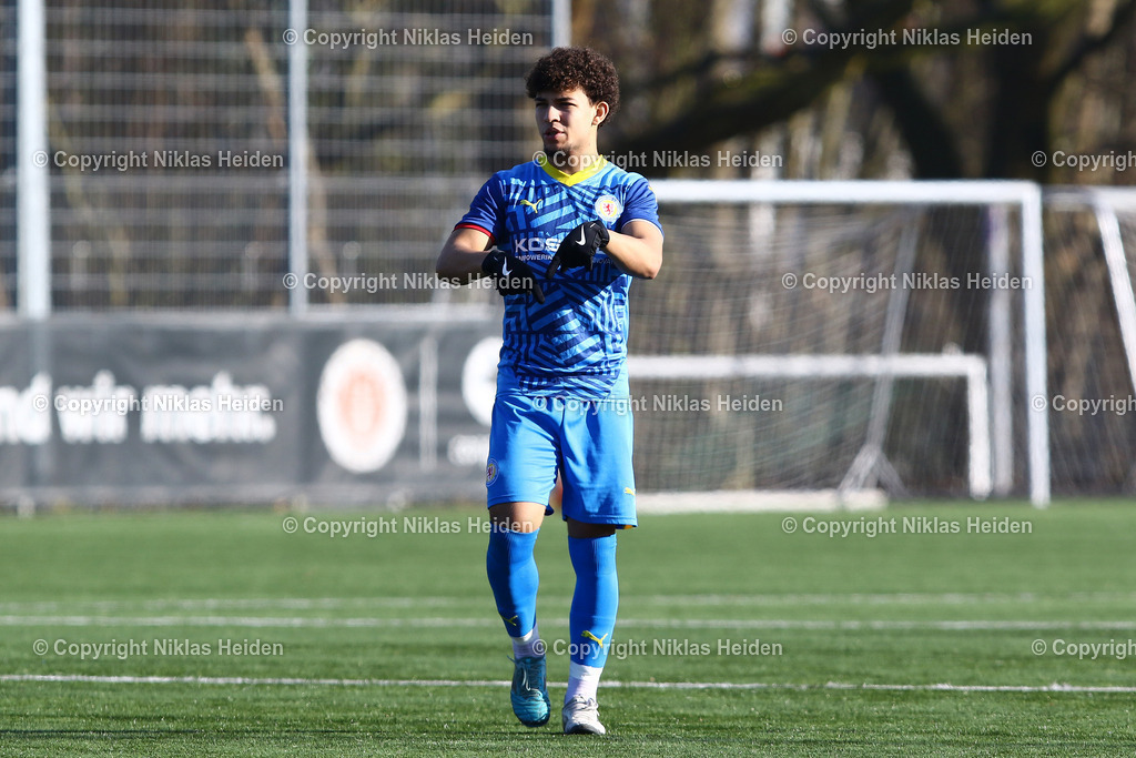 NH_FCStPauliU23_EintrachtBraunschweigU23_Testspiel_02022025 | #24 Anthony Marcellus Reid (Eintracht Braunschweig U23)Fußball I Herren I Testspiel I Saison 2024-2025 I FC St. Pauli U23 - Eintracht Braunschweig U23 I 02.02.2025 I Sportplatz Brummerskamp