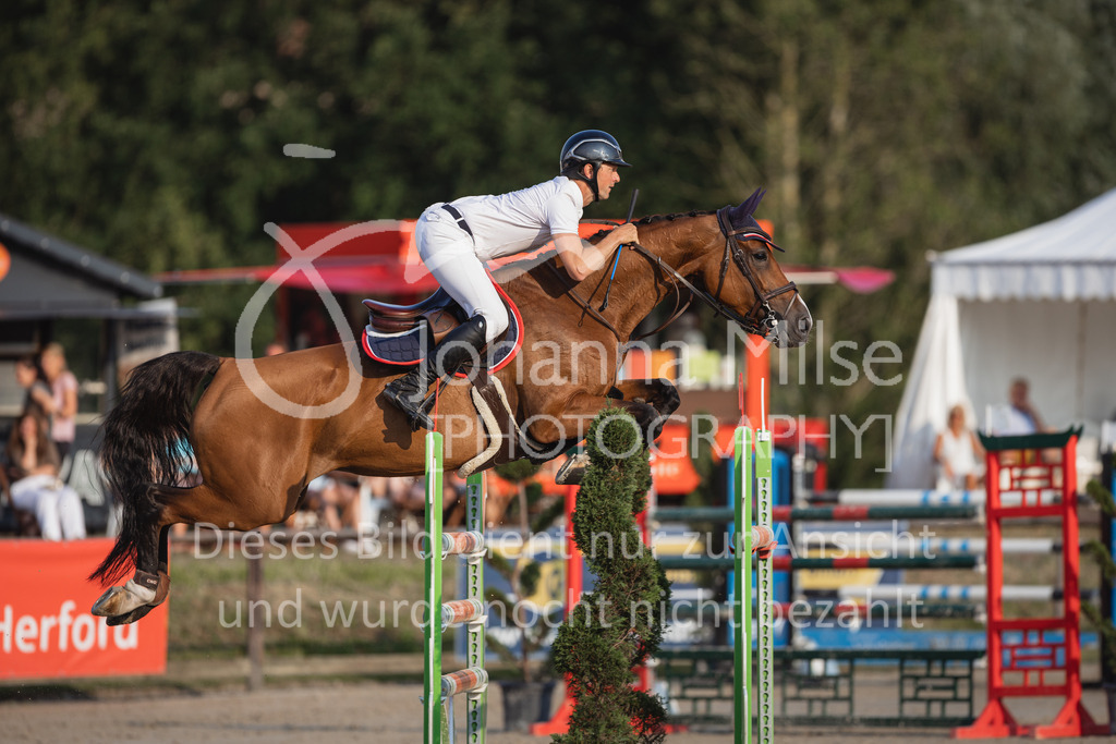 230624_PfSpTa_GroßerPreis-281 | Deine schönsten Turniermomente als professionelle Fotos! Entdecke hochwertige Pferdesport-Fotografie im Online-Shop. Jetzt Fotos finden & bestellen!