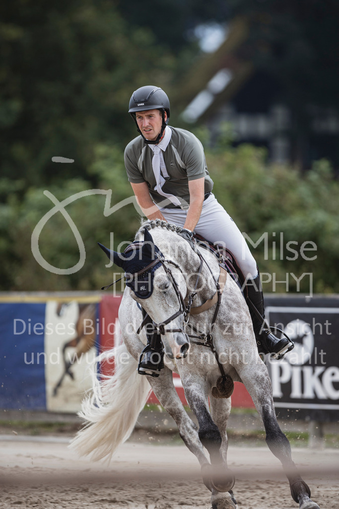240627_LüPfSpTa_SprPf-L-128 | Deine schönsten Turniermomente als professionelle Fotos! Entdecke hochwertige Pferdesport-Fotografie im Online-Shop. Jetzt Fotos finden & bestellen!
