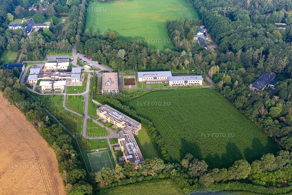 Vue aérienne: Prison de Panovenweg à Rekken dans le département Gueldre, Pays-Bas. Photo: IMG_008208.jpg prise le 18/07/2020 par Werner Riehm/FLY-FOTO.eu – Résolution de l'original: 4887 x 3258 px