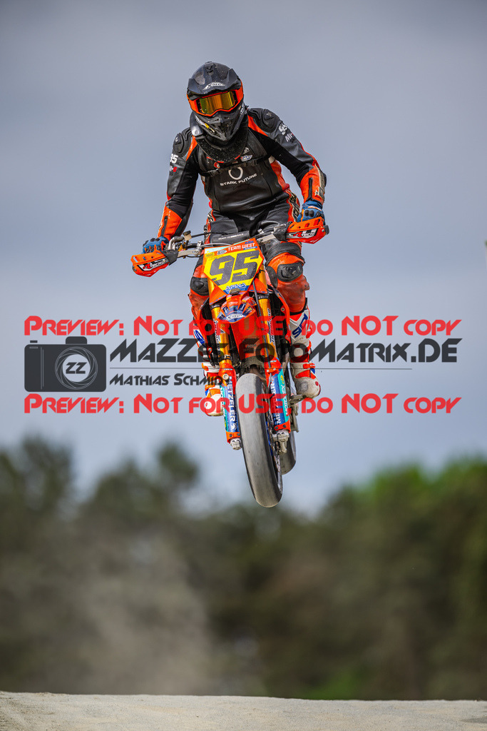 MaZZes_Fotomatrix_20250504_6007705_7876 | S1