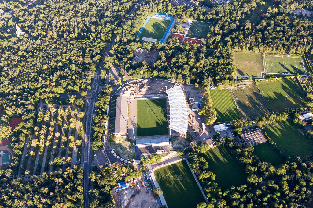 Luftbild: Wildparkstadion des KSC, Baustelle im Ortsteil Innenstadt-Ost in Karlsruhe im Bundesland Baden-Württemberg in Deutschland. Foto: IMG_115166.jpg vom 13.06.2019 durch Werner Riehm/FLY-FOTO.de