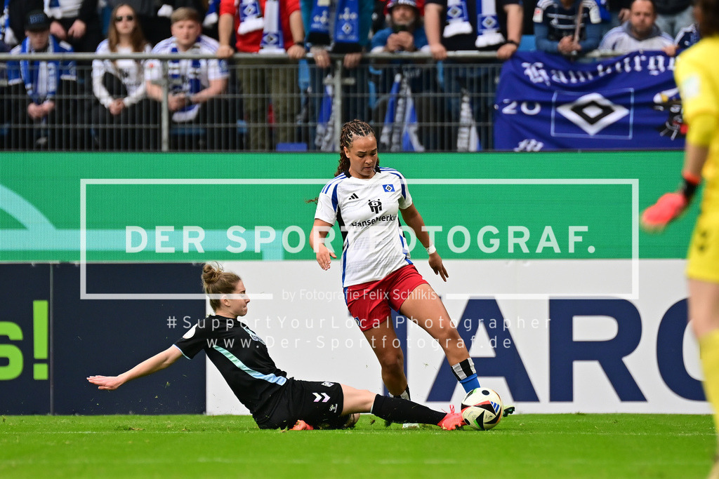Fußball I Frauen I Saison 2024-2025 I DFB-Pokal I Halbfinale I Hamburger SV - SV Werder Bremen I 34551 | Der Sportfotograf. - Realized with Pictrs.com