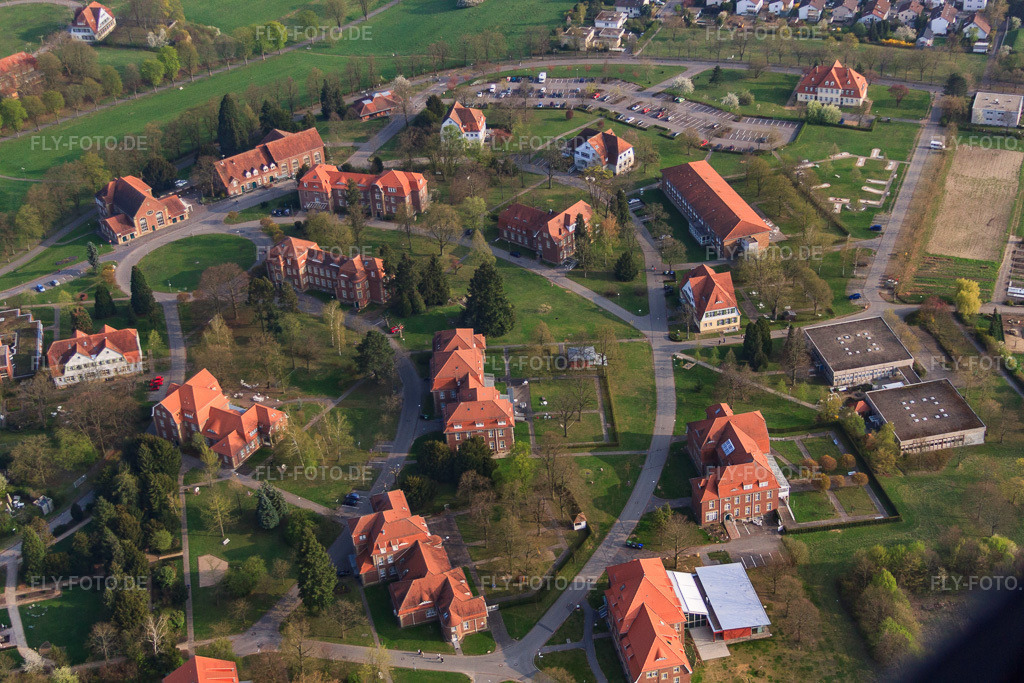 Luftbild: Wilhemshöhe mit Psychiatrisches Zentrum Nordbaden Gerontopsychiatrisches Zentrum im Ortsteil Altwiesloch in Wiesloch im Bundesland Baden-Württemberg in Deutschland. Foto: IMG_49424.jpg vom 06.04.2012 durch Werner Riehm/FLY-FOTO.deAuflösung des Originals: 4752 x 3168 pxAlterspsychiatrie - Psychiatrisches Zentrum Nordbaden