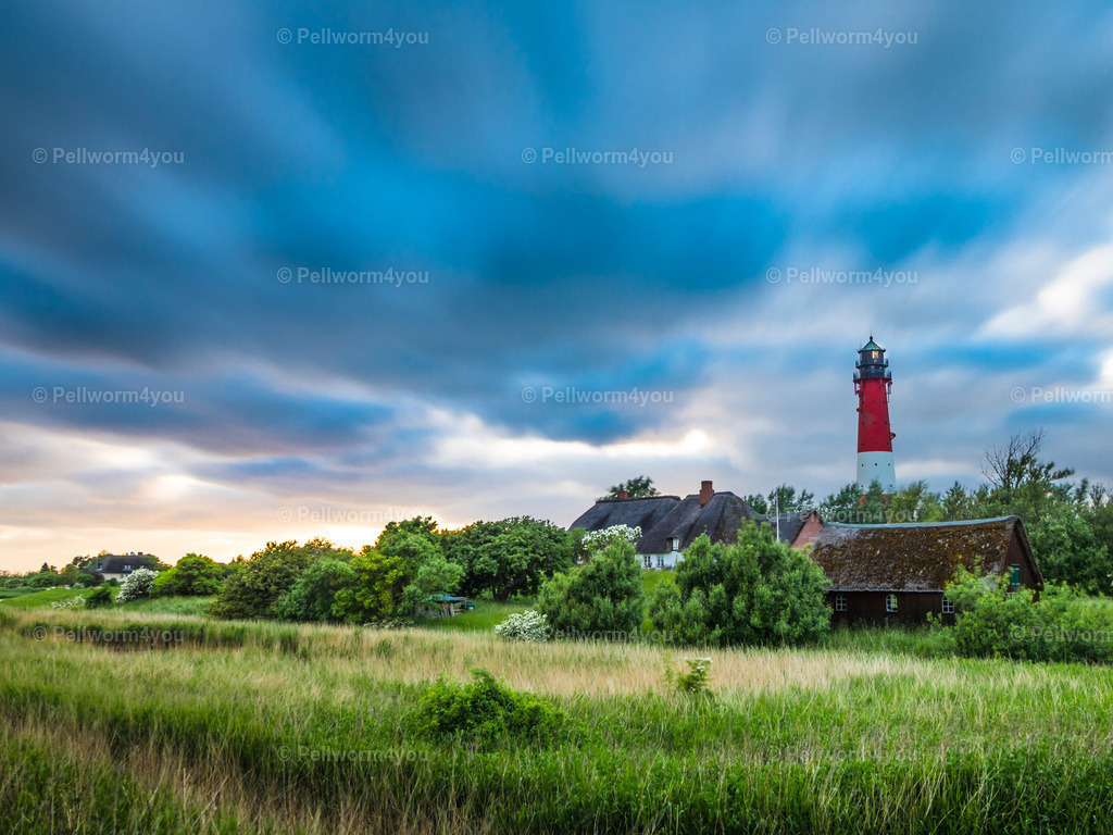 Pellworm-Pellworm-Leuchtturm_20170531-_5310040-_pictrs | Pellwormer Bilder und Fotos als Poster, auf Leinwand mit Keilrahmen, hinter Acrylglas, auf Alu-Dibond oder Forex-Platte und vieles mehr. Zum verschenken, für die Ferienwohnung oder für zu Hause. - Realisiert mit Pictrs.com