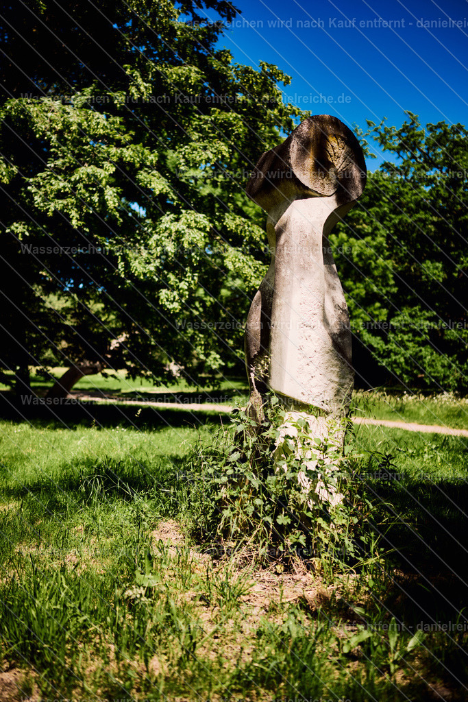 Leipzig Grünau Schönauer Park, Naturplastiken "Erinnerung an einen Sommertag" (1988, Peter Makolies) (Sommer 2026) | Leipzig Grünau Schönauer Park, Naturplastiken "Erinnerung an einen Sommertag" (1988, Peter Makolies) (Sommer 2026) - Realisiert mit Pictrs.com