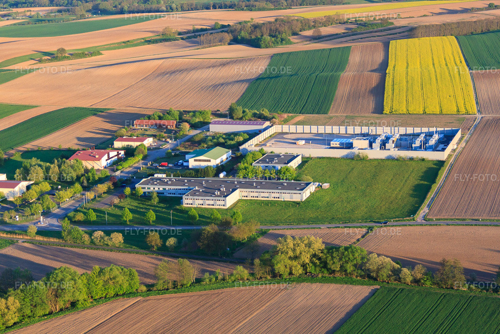 Luftbild: ZA Kiesweg in Niederlauterbach im Bundesland Bas-Rhin in Frankreich. – Foto: IMG_64422.jpg vom 17.04.2014 durch Werner Riehm/FLY-FOTO.de – Auflösung des Originals: 4752 x 3168 px