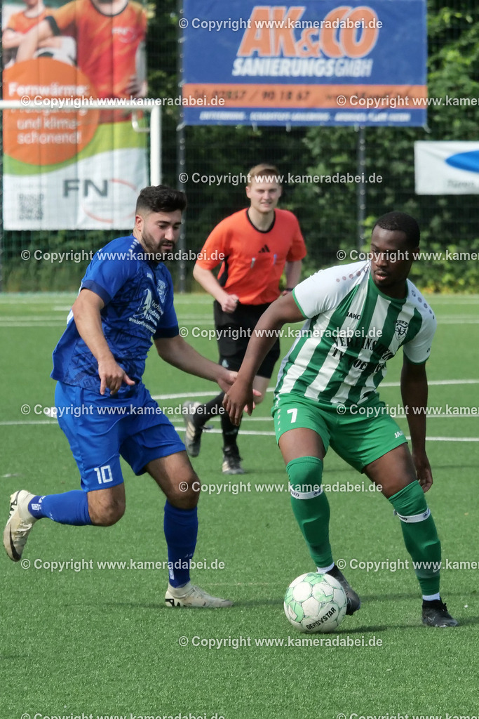 Fußball : Bezirksliga : TV Voerde - FC Sterkrade 72 | Fußball : Bezirksliga : TV Voerde - FC Sterkrade 72 am 25.05.2025 in Voerde - Realisiert mit Pictrs.com
