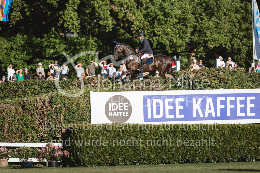 240511_Hamburg_SpeedDerby-242 | Deine schönsten Turniermomente als professionelle Fotos! Entdecke hochwertige Pferdesport-Fotografie im Online-Shop. Jetzt Fotos finden & bestellen!