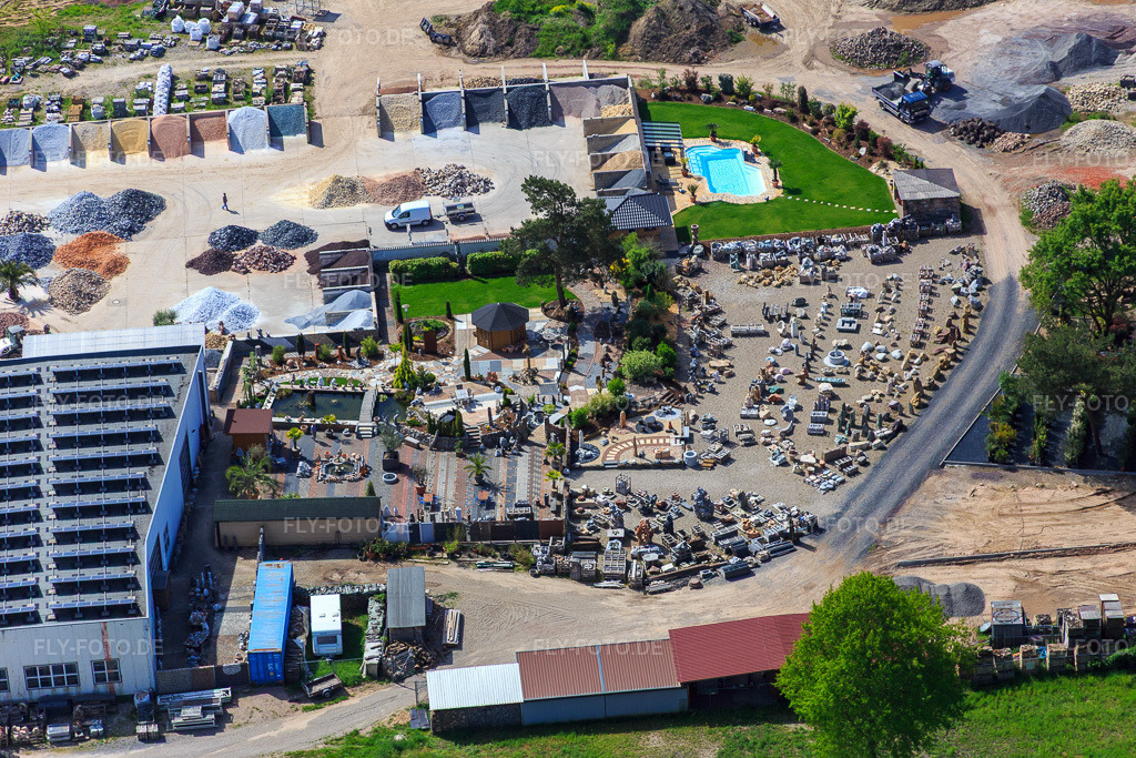 Luftbild: Palatinum Landschafts u. Gartendesign in Hagenbach im Bundesland Rheinland-Pfalz in Deutschland. Foto: IMG_078402.jpg vom 08.05.2015 durch Werner Riehm/FLY-FOTO.dePalatinum