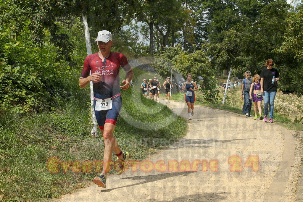 250824_1341_EX1_3269 | Sportfotografie im Rhein-Sieg Kreis, Köln, Bonn, NRW, Rheinland Pfalz, Hessen, etc. Unser Tätigkeitsfeld umfasst den Laufsport vom Volkslauf über den Marathon, Duathlon, Triathon bis zum Ultralauf wie Kölnpfad Ultra oder Schindertrail.