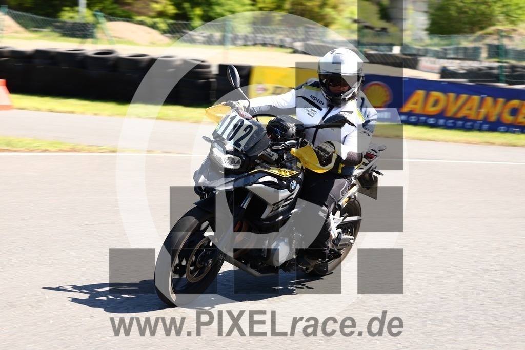 0102-20250510_01084 | Schöne Erinnerungen an spannende Momente - das festzuhalten ist unser Job. PIXELrace.de ist seit 2003 auf den Rennstrecken Europas unterwegs um die Action draußen beim Fahren und die wunderbare Stimmung imm Fahrerlager für euch einzufangen.