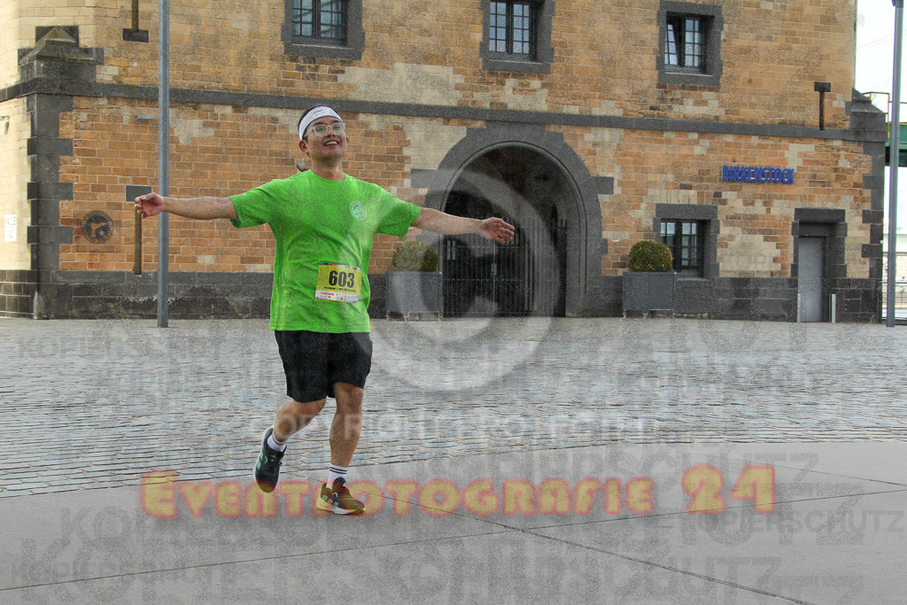 250920_1537_EV4_9324 | Sportfotografie im Rhein-Sieg Kreis, Köln, Bonn, NRW, Rheinland Pfalz, Hessen, etc. Unser Tätigkeitsfeld umfasst den Laufsport vom Volkslauf über den Marathon, Duathlon, Triathon bis zum Ultralauf wie Kölnpfad Ultra oder Schindertrail.