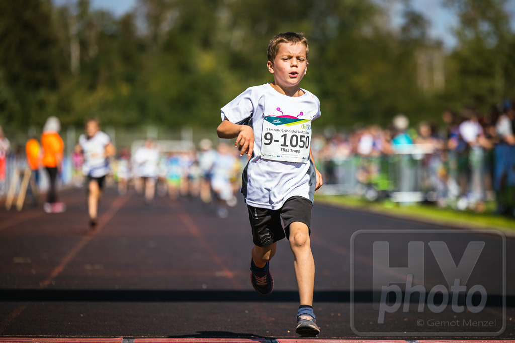 16. Hoywoj-CityLauf im Sportforum Hoyerswerda - 16.09.2023 | 1km VBH-Grundschul-Lauf 2. Klassen - Realisiert mit Pictrs.com