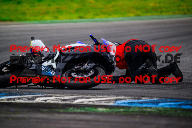 MaZZes_FotoMatrix_240614_6007705_5860 | INST