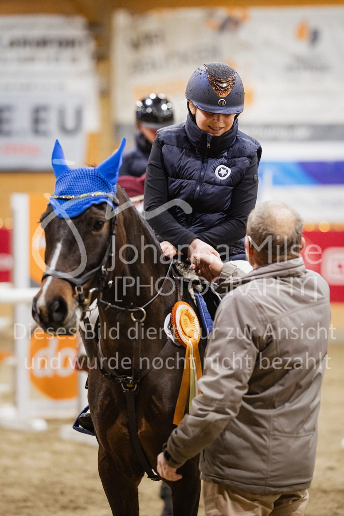 231118_PonyTrophy-318 | Deine schönsten Turniermomente als professionelle Fotos! Entdecke hochwertige Pferdesport-Fotografie im Online-Shop. Jetzt Fotos finden & bestellen!