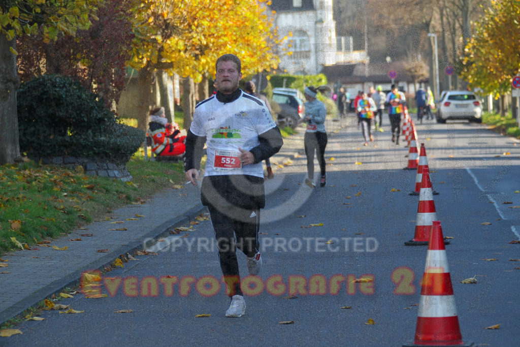 241201_1245_EV4_3261 | Sportfotografie im Rhein-Sieg Kreis, Köln, Bonn, NRW, Rheinland Pfalz, Hessen, etc. Unser Tätigkeitsfeld umfasst den Laufsport vom Volkslauf über den Marathon, Duathlon, Triathon bis zum Ultralauf wie Kölnpfad Ultra oder Schindertrail.