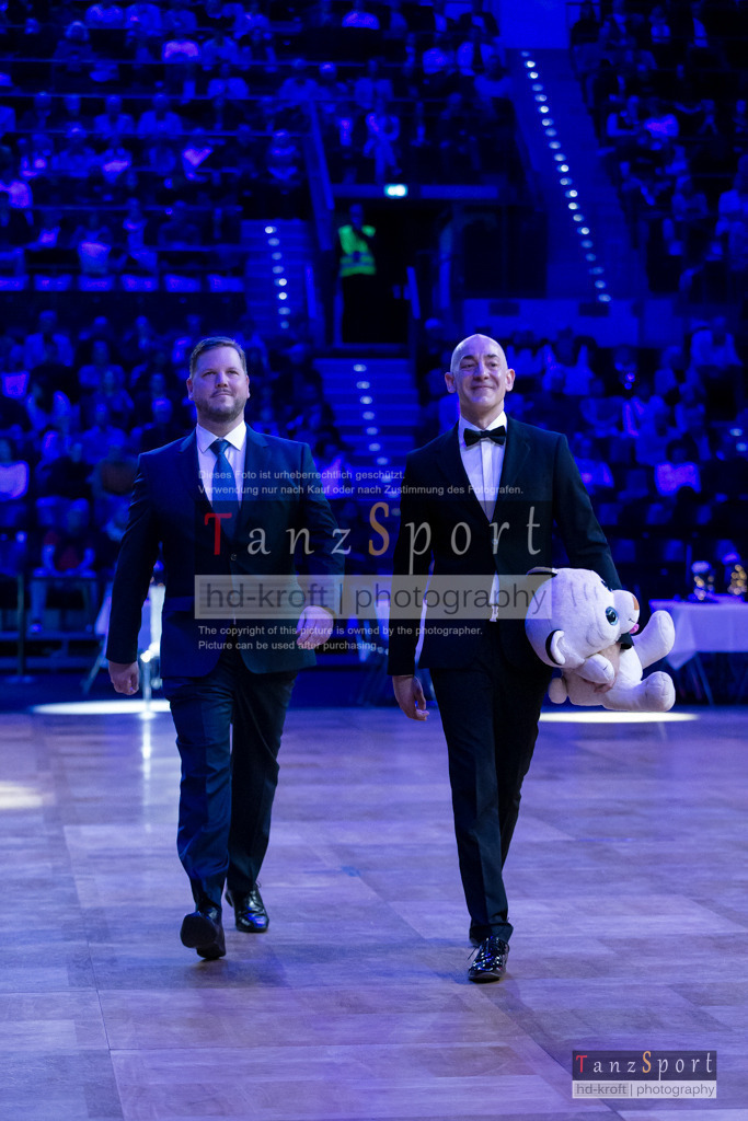20241109_DM-Formationen_Vorrunde_0655 | Tanzsportbilder, Standardtanz, Lateintanz, WDSF, DTV, LTVB, dancecomp, goc, hessen tanzt, blaues band der spree, walzer, tango, wiener walzer, slowfox, quickstepp, samba, rumba, cha-cha-cha, paso doble. jive, hd-kroft photography, turniertanzsport