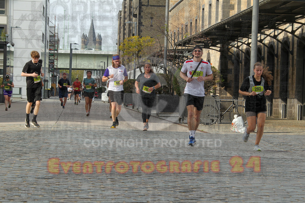250920_1532_EV4_9070 | Sportfotografie im Rhein-Sieg Kreis, Köln, Bonn, NRW, Rheinland Pfalz, Hessen, etc. Unser Tätigkeitsfeld umfasst den Laufsport vom Volkslauf über den Marathon, Duathlon, Triathon bis zum Ultralauf wie Kölnpfad Ultra oder Schindertrail.