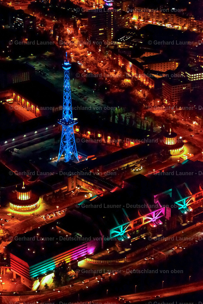 9000223 | Berlin, ICC Internationales Concress Centrum bei Berlin in lights