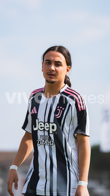 juv_lut_fmachado-0030 | Images from the Juniors B match between Juventus Academy and FC Lutry, played on 18 March 2026 in Lutry, Switzerland, featuring players, coaching staff and match action throughout the game.