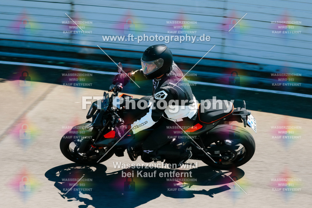 Moto-TeamOBK-21946 | Hier findet Ihr Bilder von Touristenfahrten auf der Nürburgring Nordschleife oder von anderen Veranstaltungen die ich besucht habe. Viel Spass beim Durch Schauen 