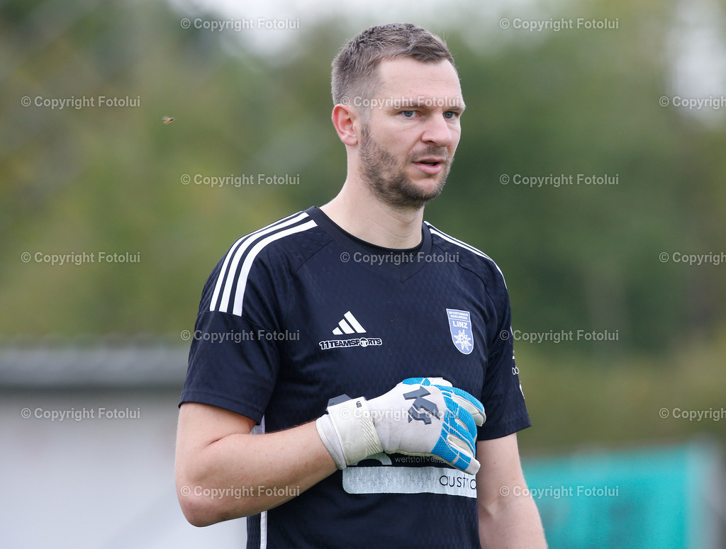 A_LUI_130925_34 | SPORT FUSSBALL LT1 OOE LIGA ASKOE OEDT 1B-UNION EDELWEIß LINZ 13.09.2025 IM BILD:  (OEDT1B) UND DOMINIK LEONHARTSBERGER (EDLWEIßLINZ) FOTO:FOTOLUI