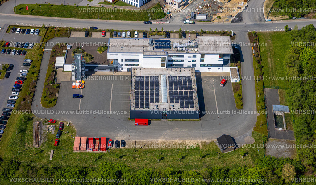 Meschede240506089 | Luftbild, Gewerbegebiet Enste, an der Autobahn A46, ITH Schraubtechnik | ITH Bolting Technology Maschinenbauunternehmen, Enste, Meschede, Sauerland, Nordrhein-Westfalen, Deutschland