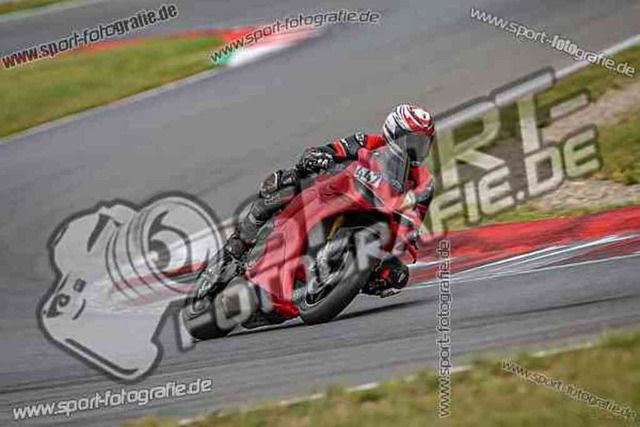 pubi1200 | Professionelle Fotos von Sportveranstaltungen, aber auch Hochzeiten und anderen Events. - Realisiert mit Pictrs.com
