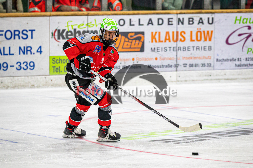 TSV Peißenberg MINERS vs ESC Kempten SHARKS | Eishockey Bayernliga Herren Vorrunde 2024/2025, TSV Peißenberg MINERS vs ESC Kempten SHARKS, 20241018,Anton ENGEL (MINERS 9) in Aktion, Freisteller,2024-10-18 in Peißenberg (Eisstadion)Anton ENGEL (MINERS 9)Copyright: WolfgangxLindner foto-lindner.de