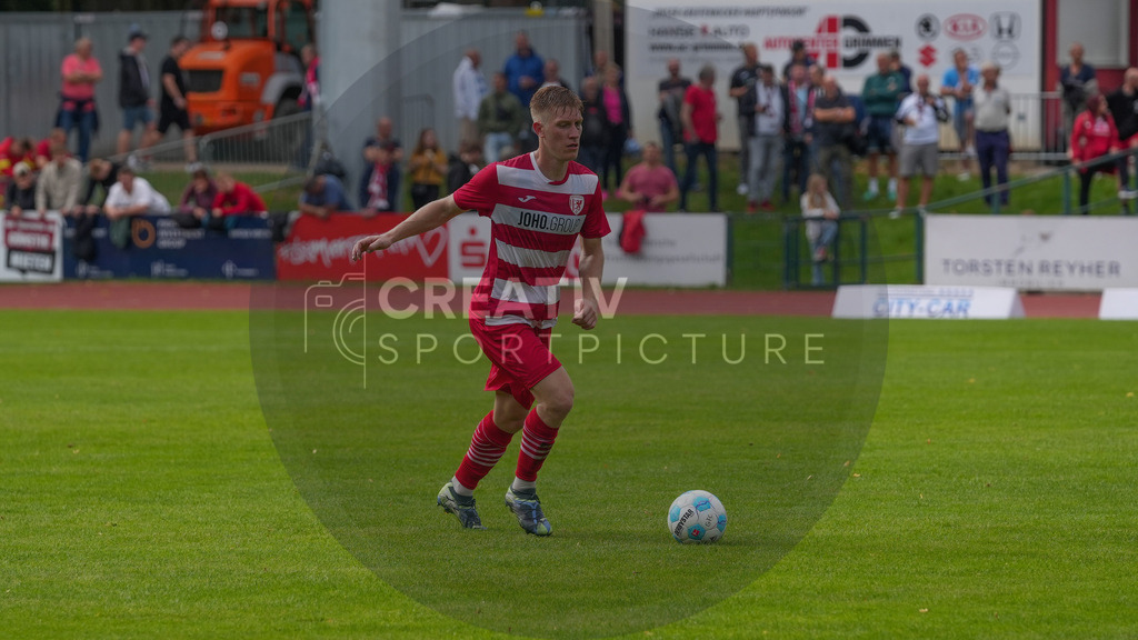 Fußball, Herren, Saison 2025/2026, Regionalliga Nordost, 9. Spieltag, Greifswalder FC vs. FSV 63 Luckenwalde, Sonntag 21.09.2025, Volksstadion Greifswald, | Fußball, Herren, Saison 2025/2026, Regionalliga Nordost, 9. Spieltag, Greifswalder FC vs. FSV 63 Luckenwalde, Sonntag 21.09.2025, Volksstadion Greifswald, Im Bild: Lucas Vierling (Greifswald) - Realisiert mit Pictrs.com