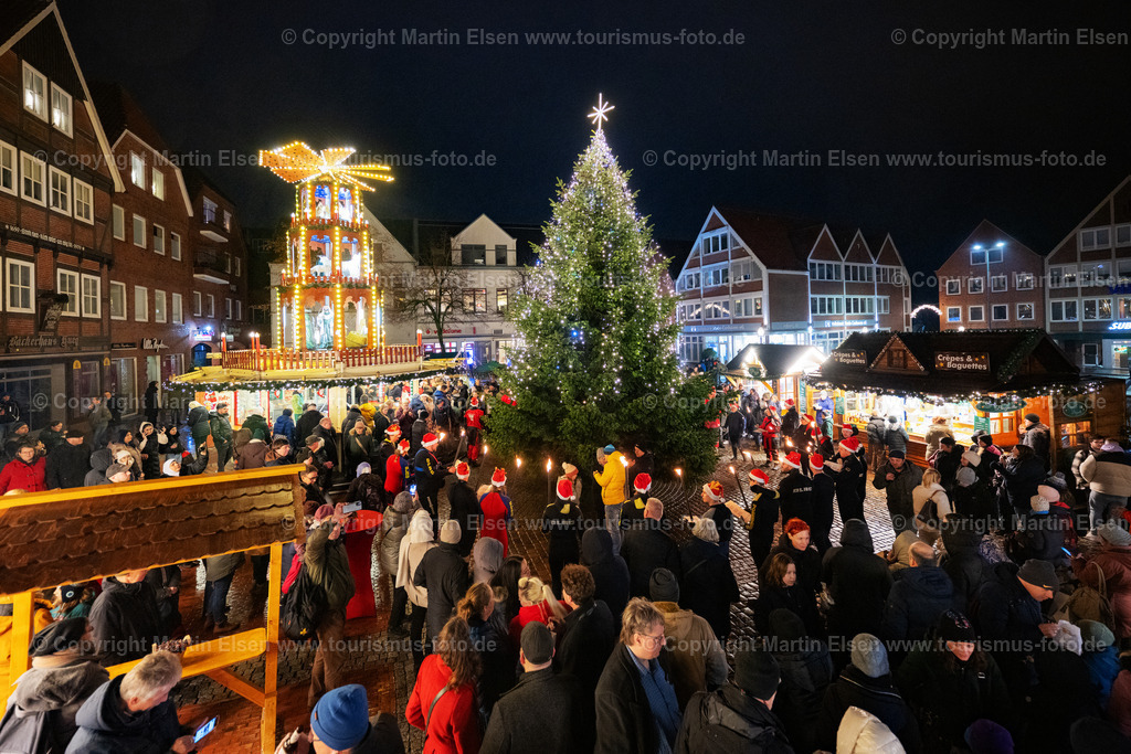 Stade Weihnachtsmarkt Fackelschwimmer DLRG_ELS_7548161223 | Stade DLRG Fackelschimmen 3.Advent - Realisiert mit Pictrs.com