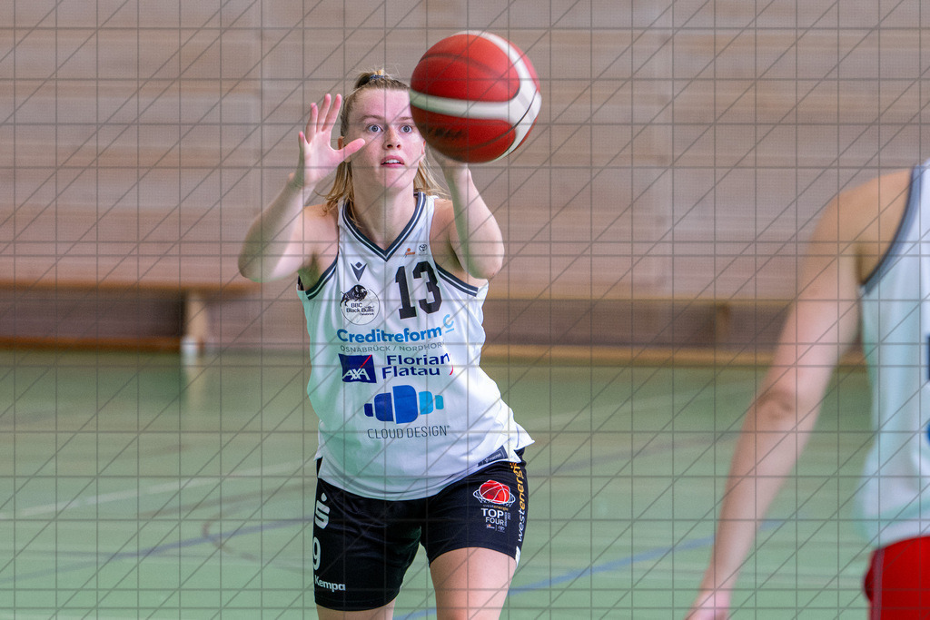 2. DBBL Nord 25/26 | Saisonvorbereitung des BBC Osnabrück | ENOCHS Emily (BBC Osnabrück ab Saison 25/26) //  Osnabrück / Deutschland / 26.06.25: 2. DBBL Nord 25/26 | Saisonvorbereitung des BBC Osnabrück //   CREDIT:www.bullenfotos.de, Martin König, Hörner Weg 40, D-49078 Osnabrück, +4917663732967 // Nutzung und Weitergabe nur zu den vereinbarten Zwecken. Presseanfragen an Ersteller. Alle Rechte beim Ersteller. Honorierung nach MFM. - Realisiert mit Pictrs.com