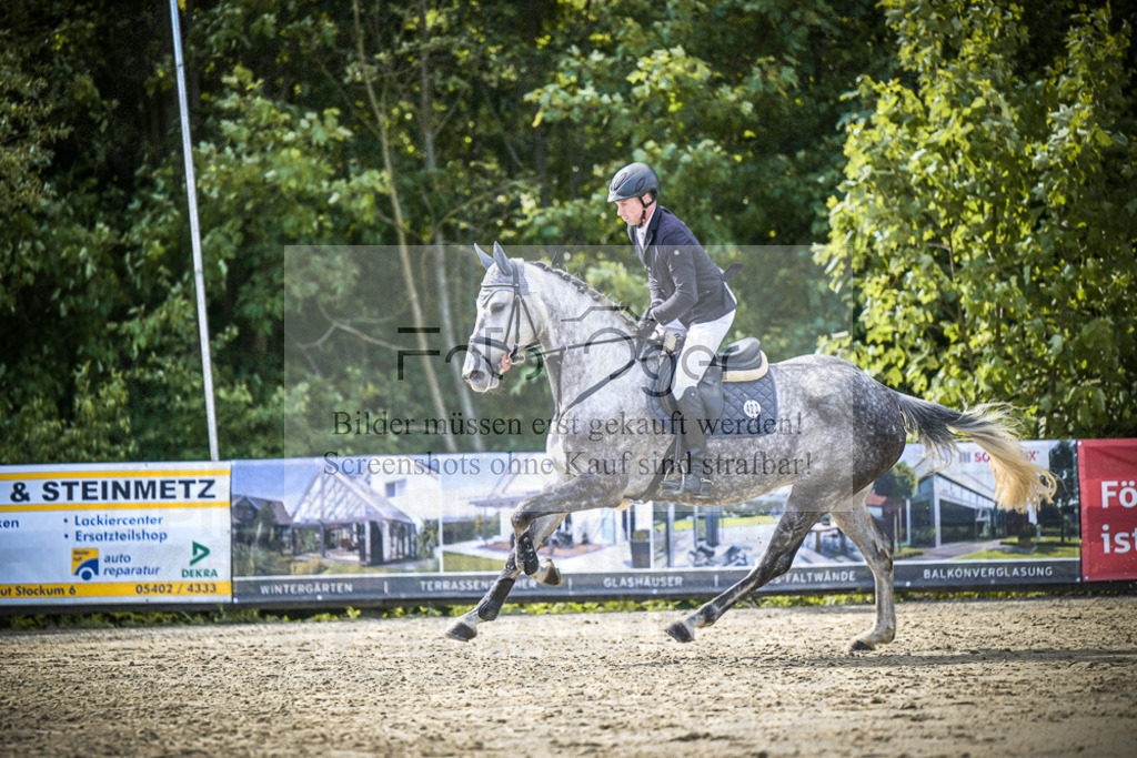 DOS_9763 | Entdecke hochwertige Reitturnierfotos von Foto Oger. Professionell, emotional und authentisch – jetzt Lieblingsmomente im Shop bestellen. - Realisiert mit Pictrs.com