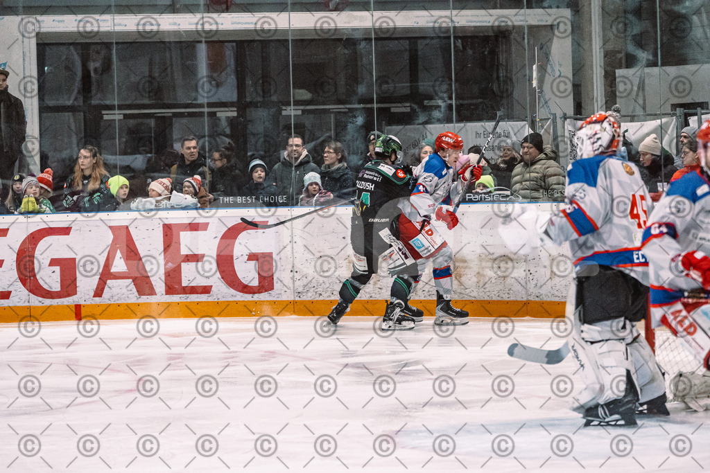 Alligators_vs_Peiting_04_01_2026-018 | Höchstadt Alligators Fotogalerie: Eishockey-Action aus Franken. Professionelle Spielfotos, Portraits & Stadionbilder zum Download. Jetzt entdecken! - Realisiert mit Pictrs.com