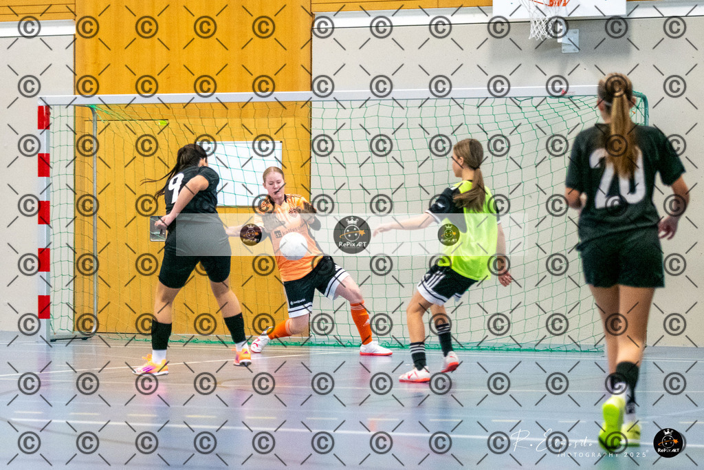 20251130_FCR-Hallenturnier-FF-17_RAW-2_032-8 | Sport und Naturfotografie von Roberto Esposito zeigt echte Momente Bewegung und die Schönheit der Natur. Ausdrucksstarke Bilder schaffen Emotionen.