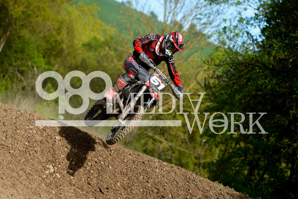 5E6A8025 | 989 MEDIAWORK