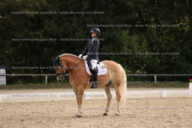 HG9A0446 | laurarinckfotografie - Realisiert mit Pictrs.com